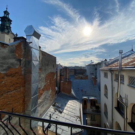 Grand Apartments On Rynok Square Lviv Exterior foto