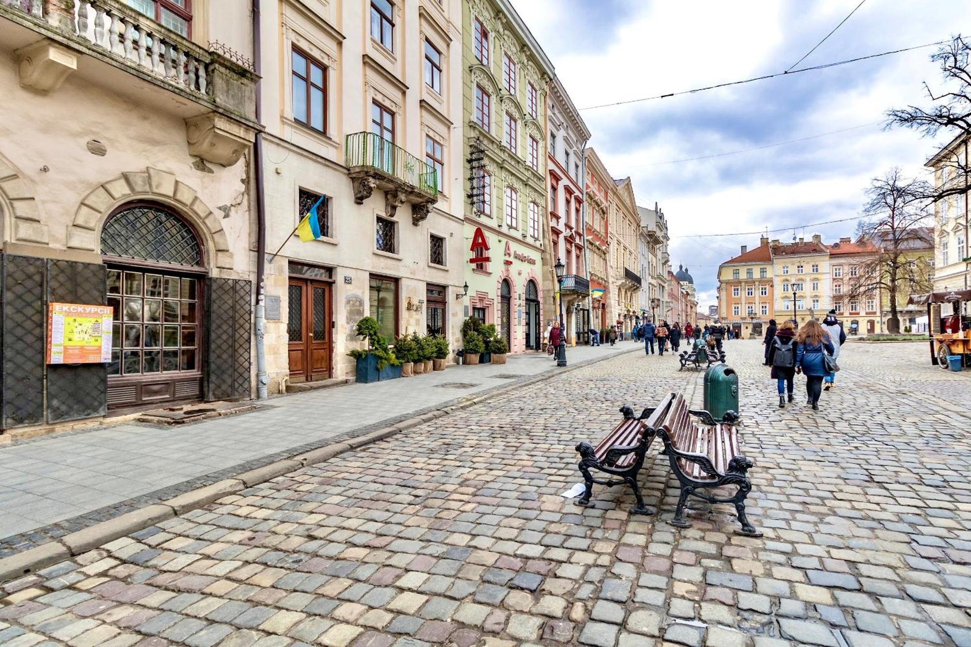 Grand Apartments On Rynok Square Lviv Exterior foto