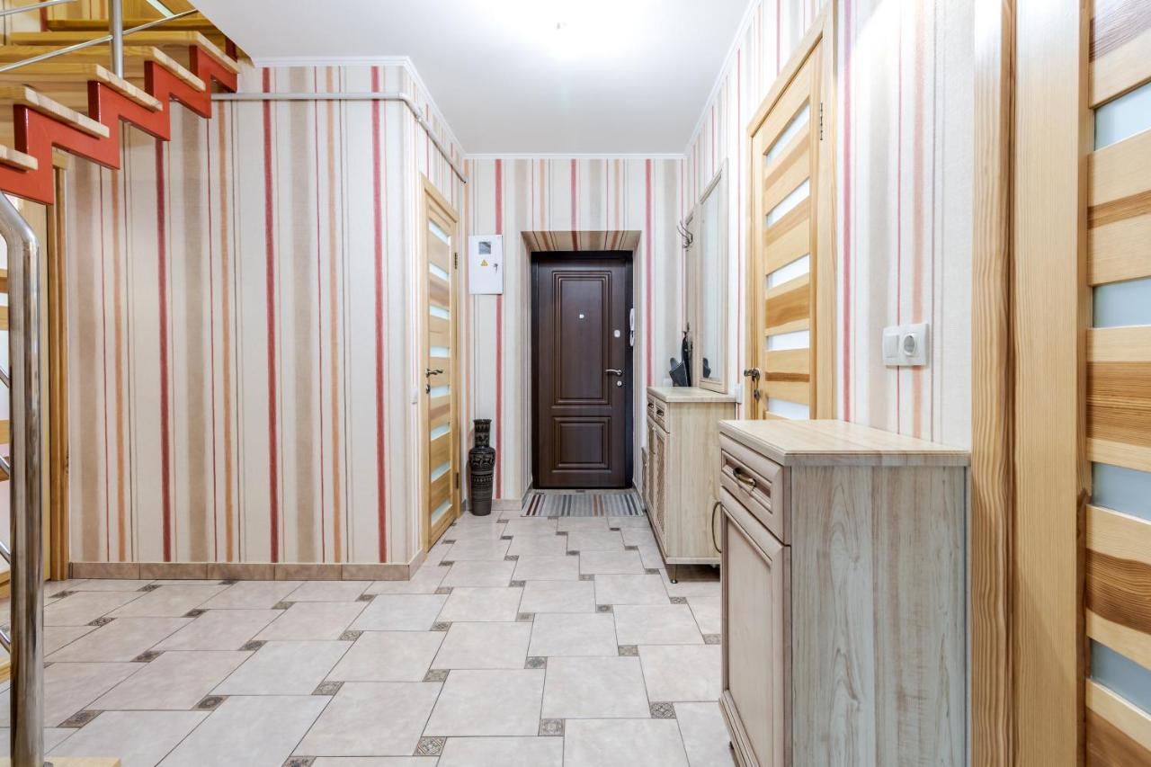 Grand Apartments On Rynok Square Lviv Exterior foto