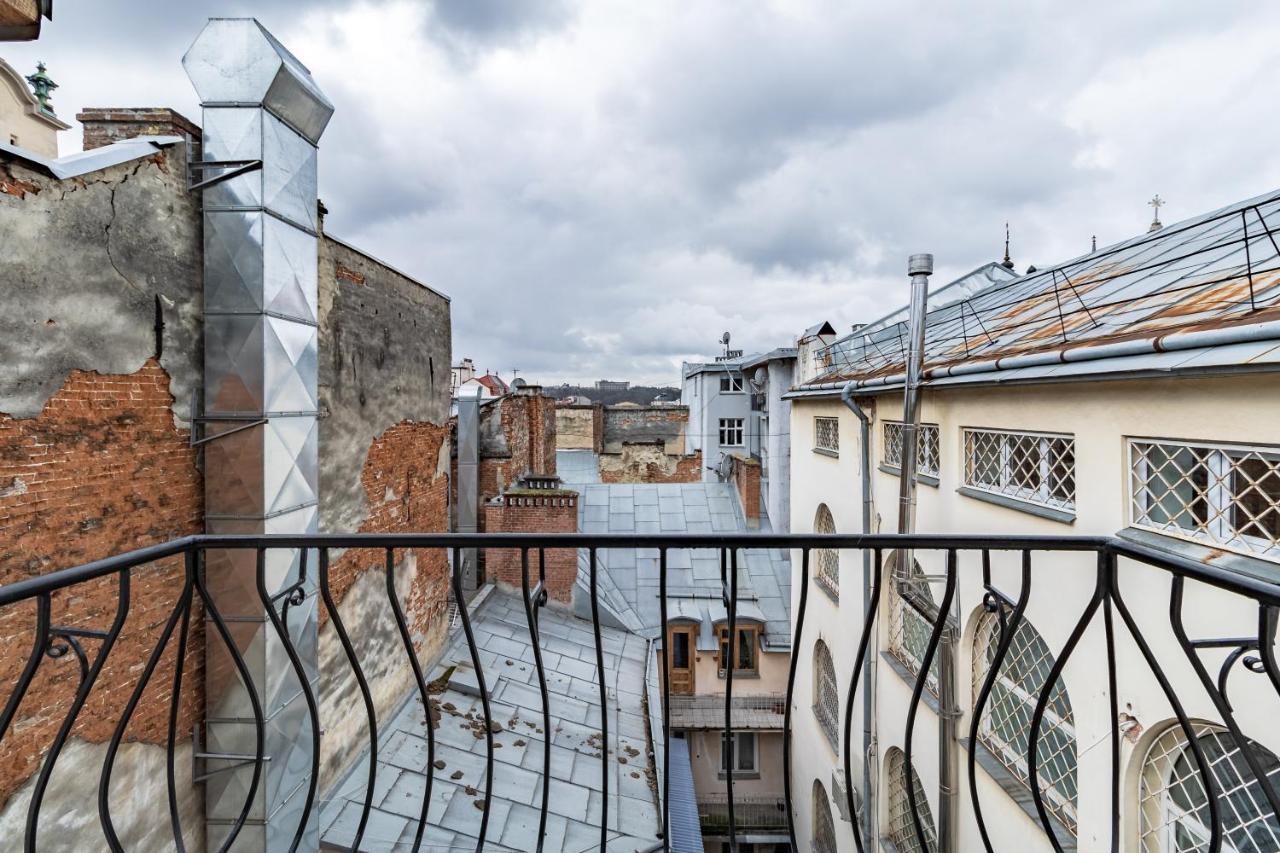 Grand Apartments On Rynok Square Lviv Exterior foto