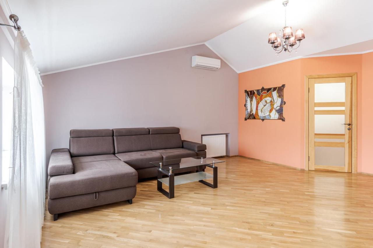 Grand Apartments On Rynok Square Lviv Exterior foto
