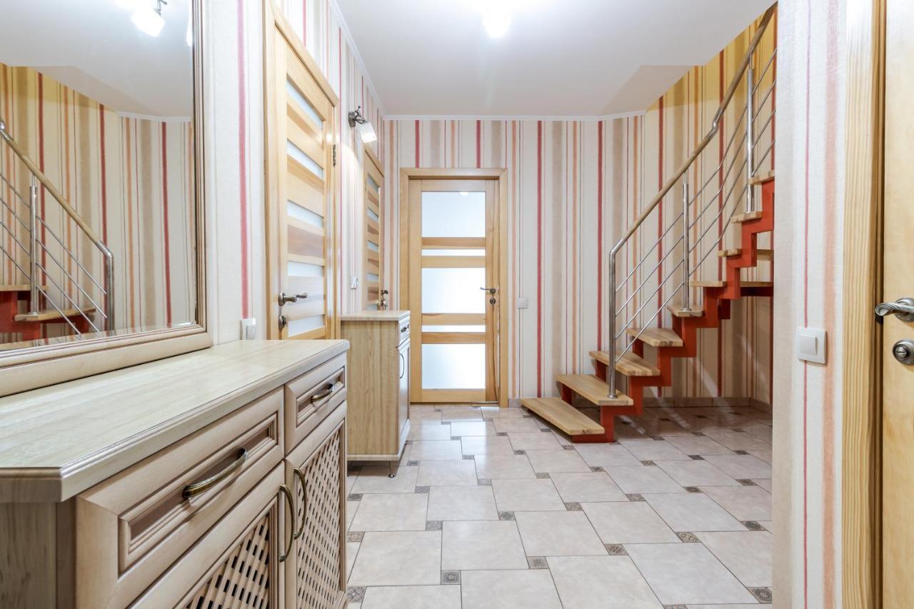 Grand Apartments On Rynok Square Lviv Exterior foto