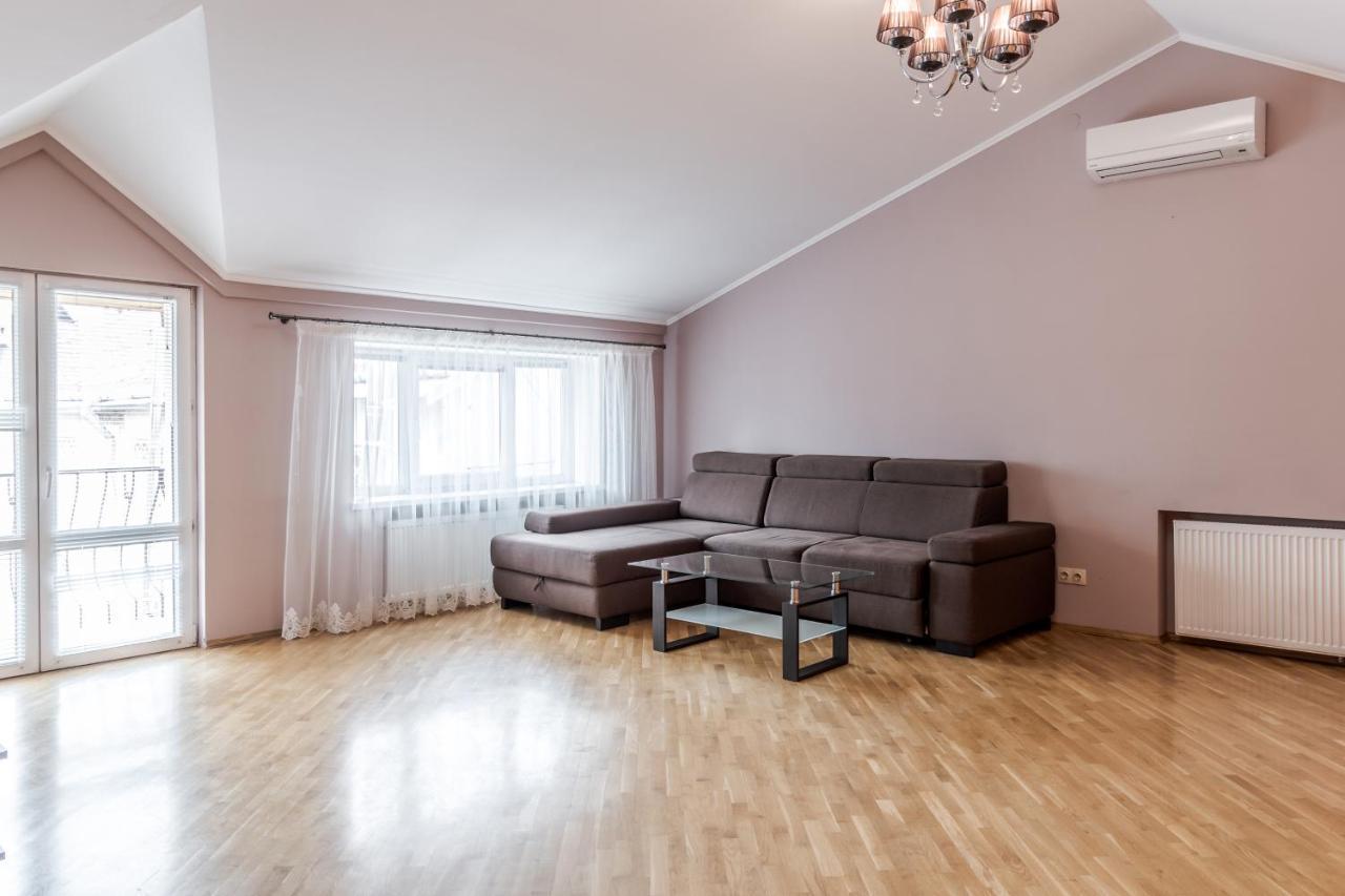 Grand Apartments On Rynok Square Lviv Exterior foto