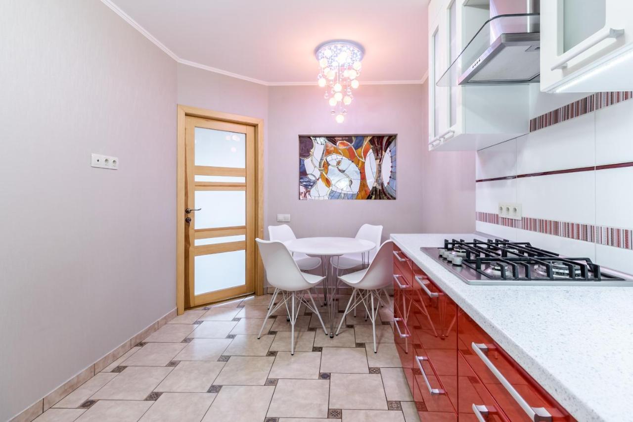 Grand Apartments On Rynok Square Lviv Exterior foto